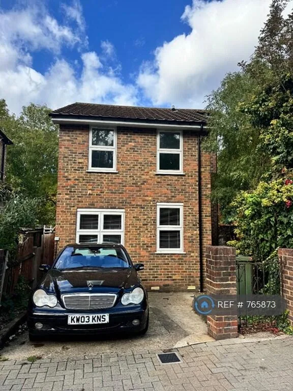 2 bedroom detached house for rent