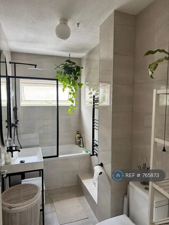 2 bedroom detached house for rent