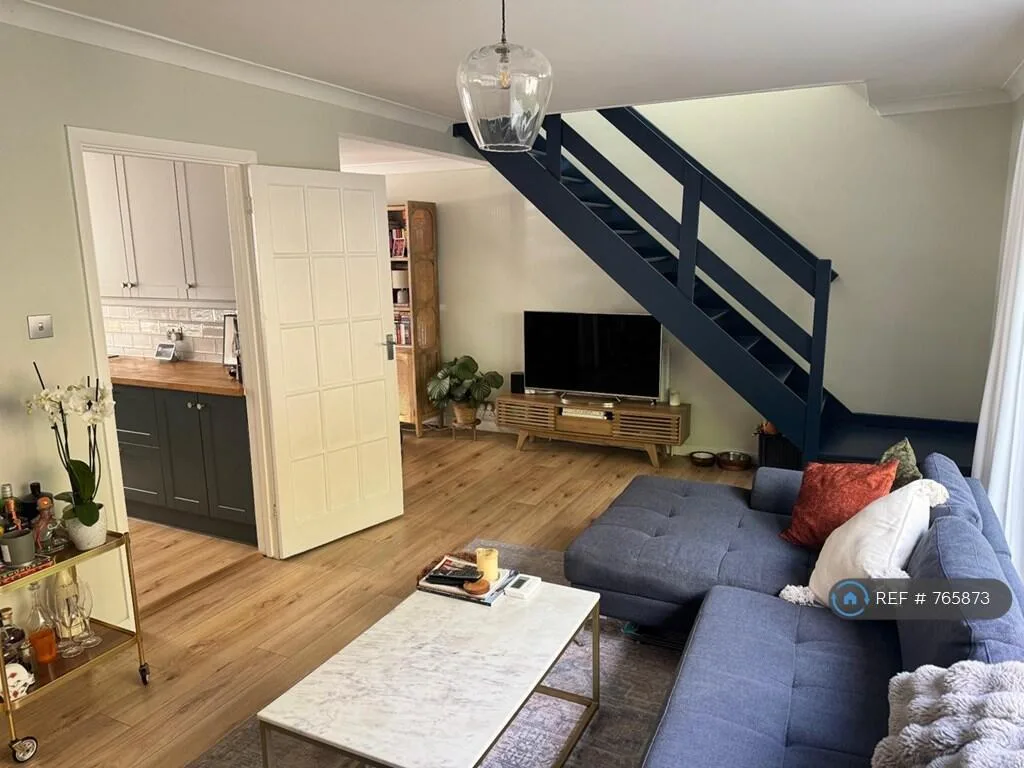 2 bedroom detached house for rent