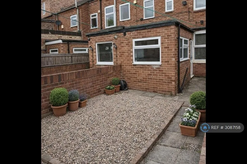 4 bedroom terraced house for rent
