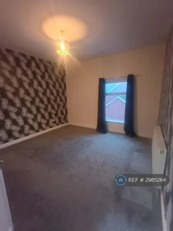 2 bedroom end of terrace house for rent