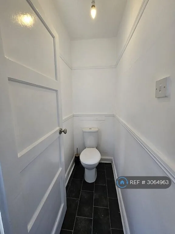 2 bedroom semi-detached house for rent