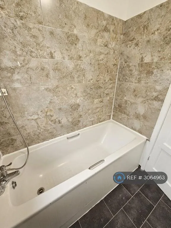 2 bedroom semi-detached house for rent