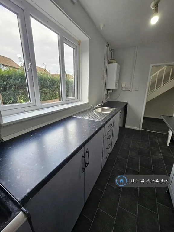 2 bedroom semi-detached house for rent