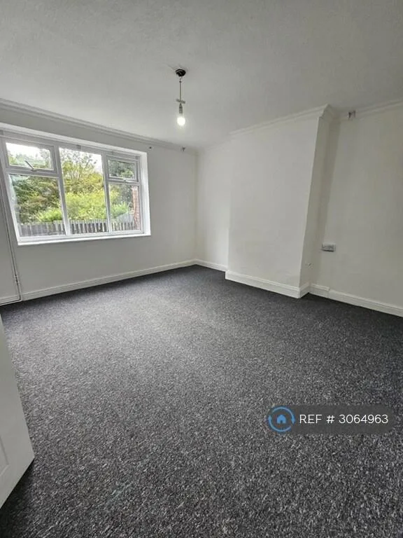 2 bedroom semi-detached house for rent