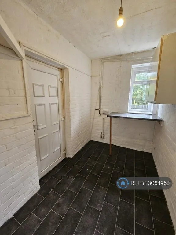 2 bedroom semi-detached house for rent