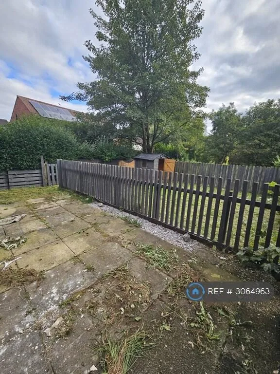 2 bedroom semi-detached house for rent