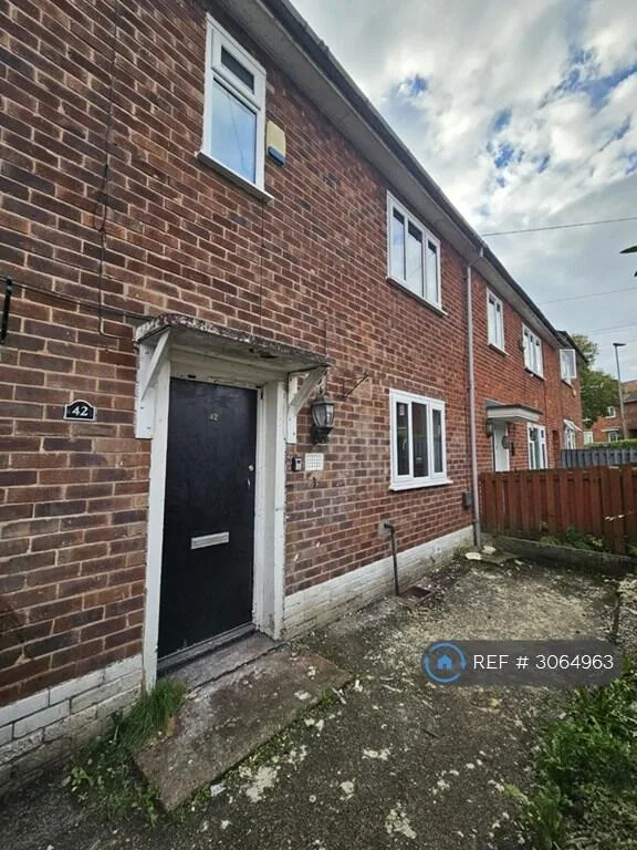 2 bedroom semi-detached house for rent