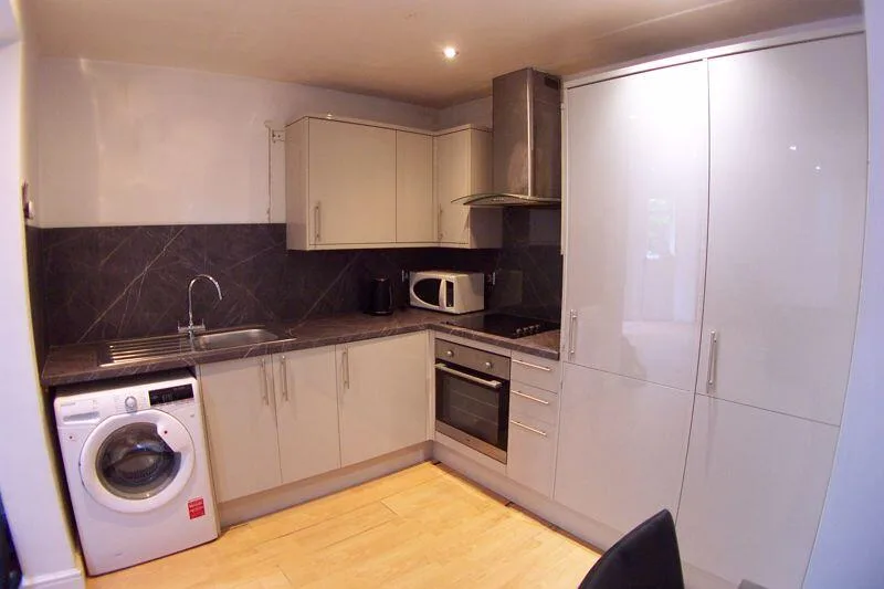 3 bedroom flat for rent