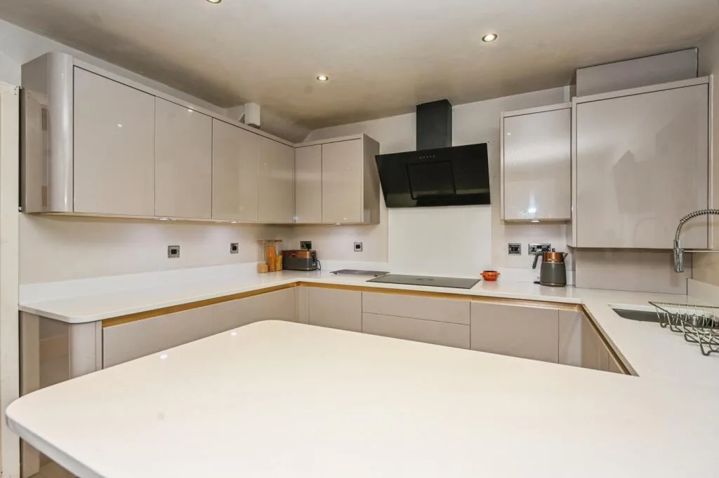 3 bedroom semi-detached house for rent