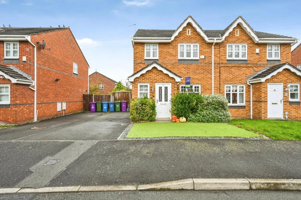 3 bedroom semi-detached house for rent