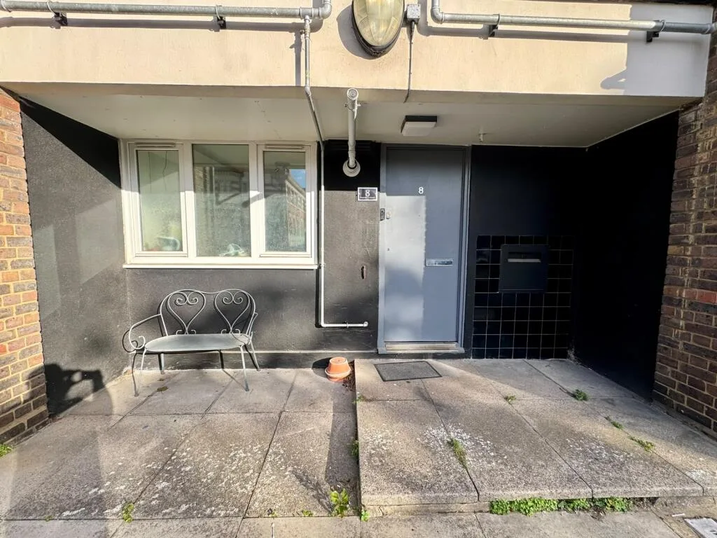 1 bedroom maisonette for rent
