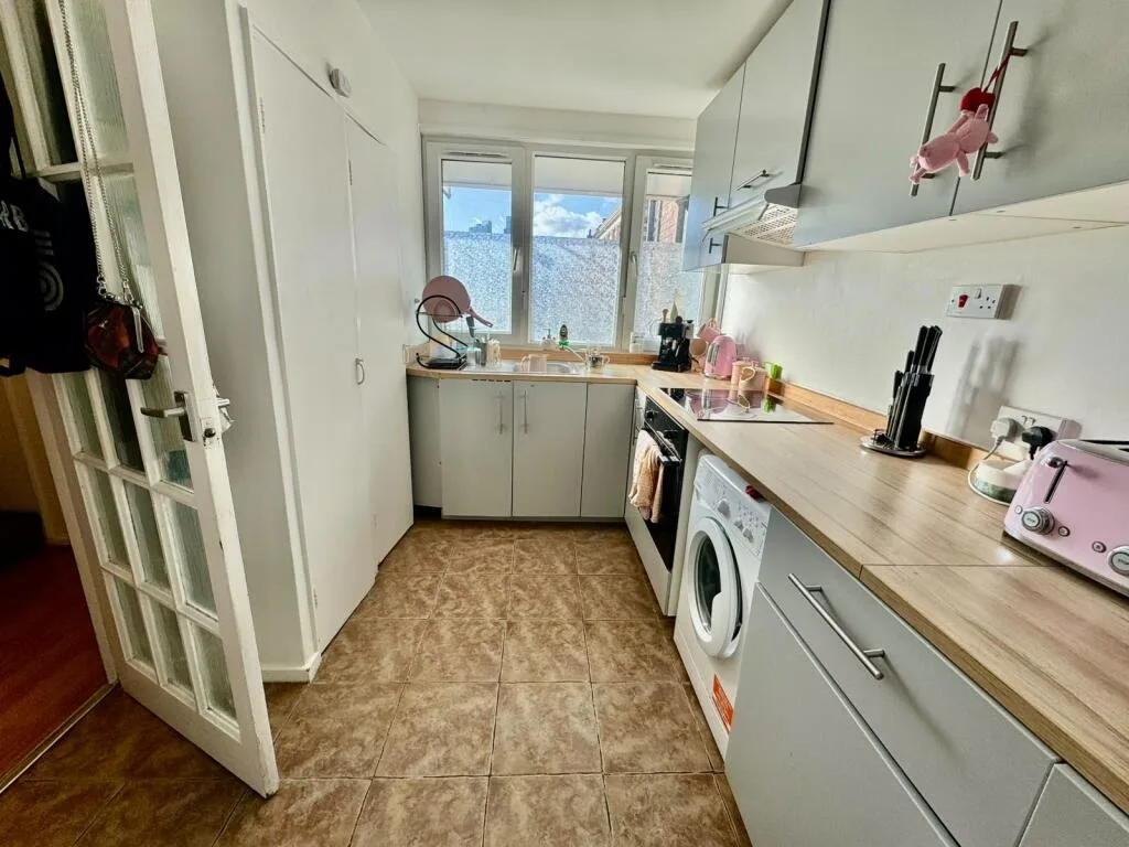1 bedroom maisonette for rent