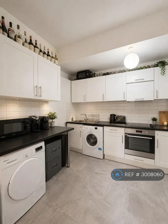 5 bedroom flat for rent