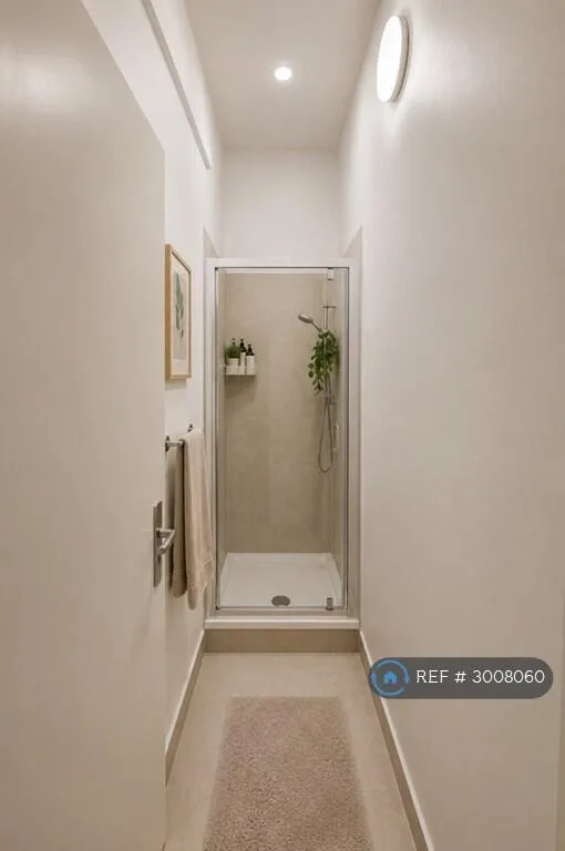 5 bedroom flat for rent