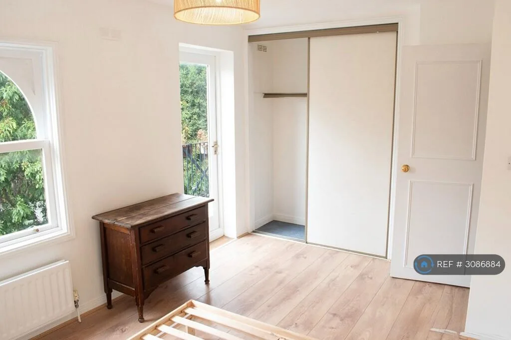 2 bedroom maisonette for rent