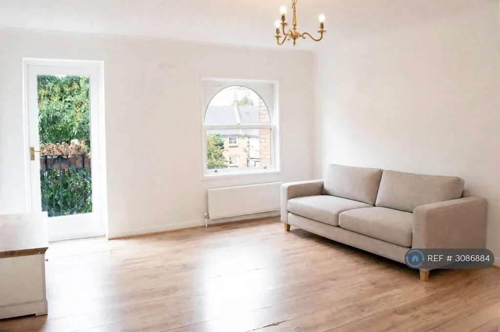 2 bedroom maisonette for rent