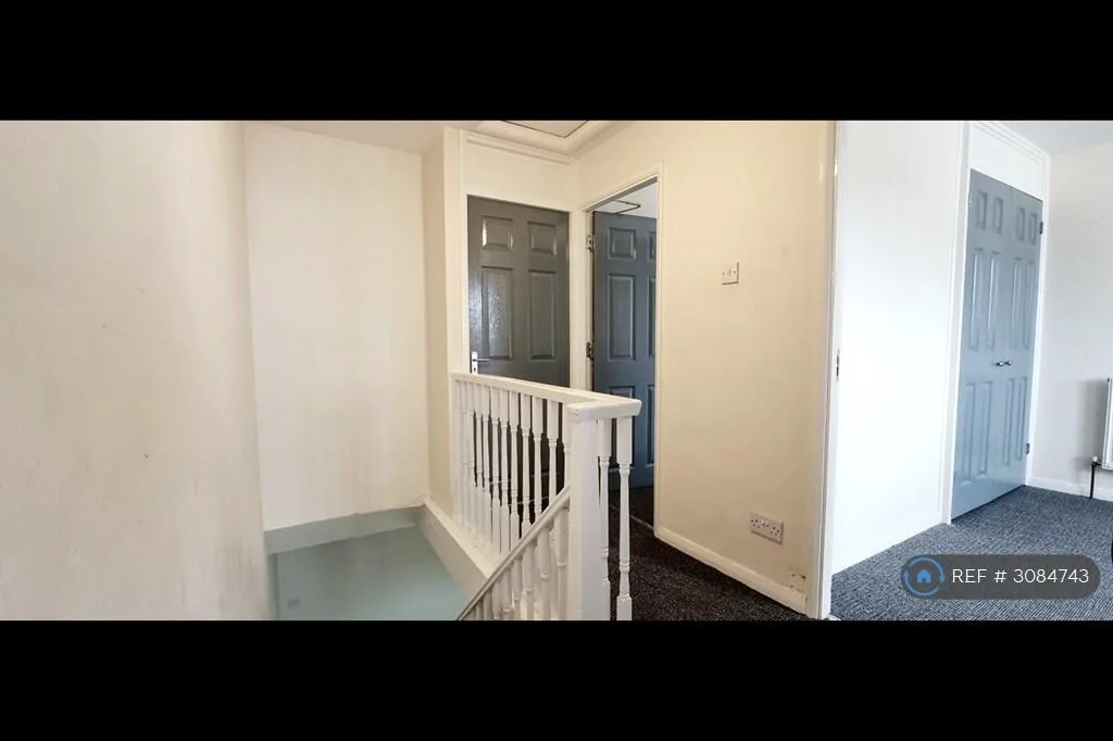 5 bedroom terraced house for rent