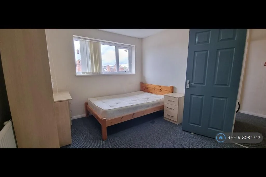 5 bedroom terraced house for rent