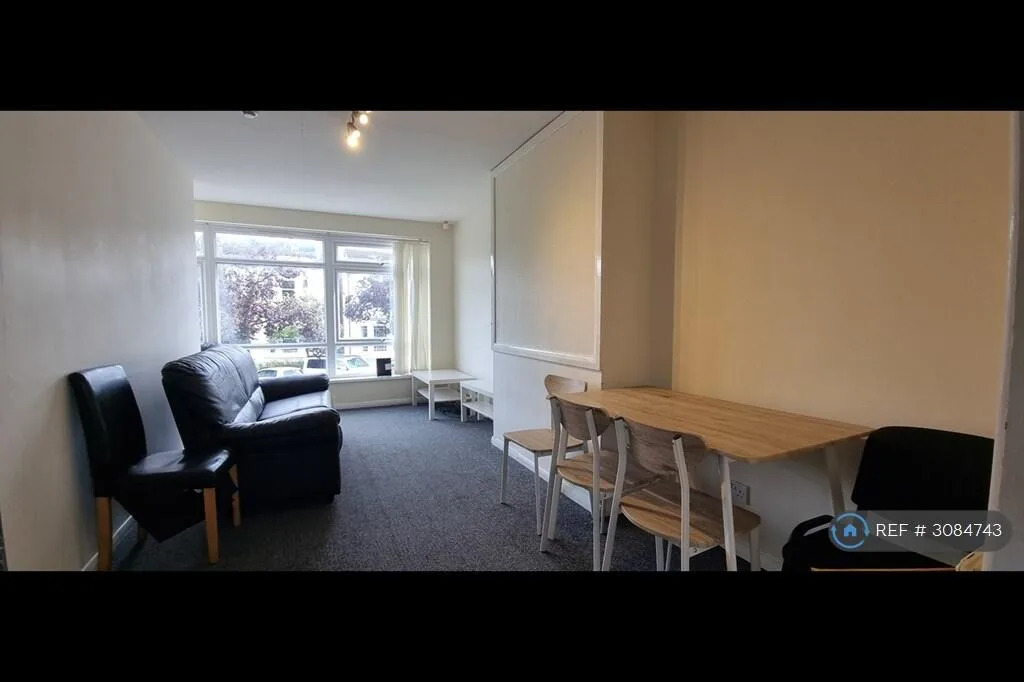 5 bedroom terraced house for rent