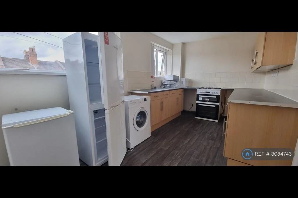 5 bedroom terraced house for rent
