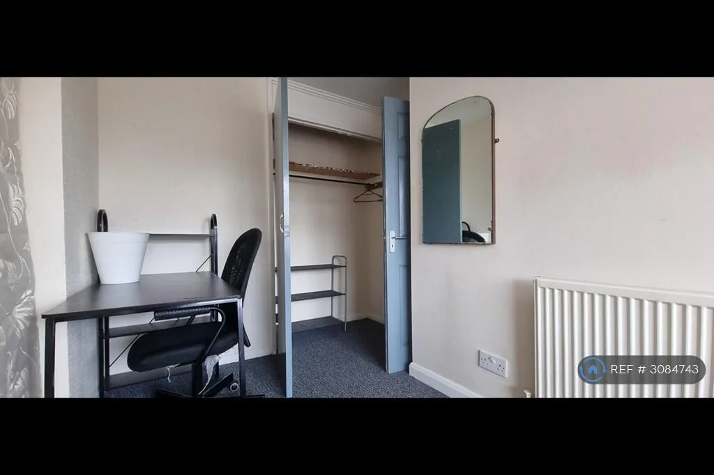 5 bedroom terraced house for rent