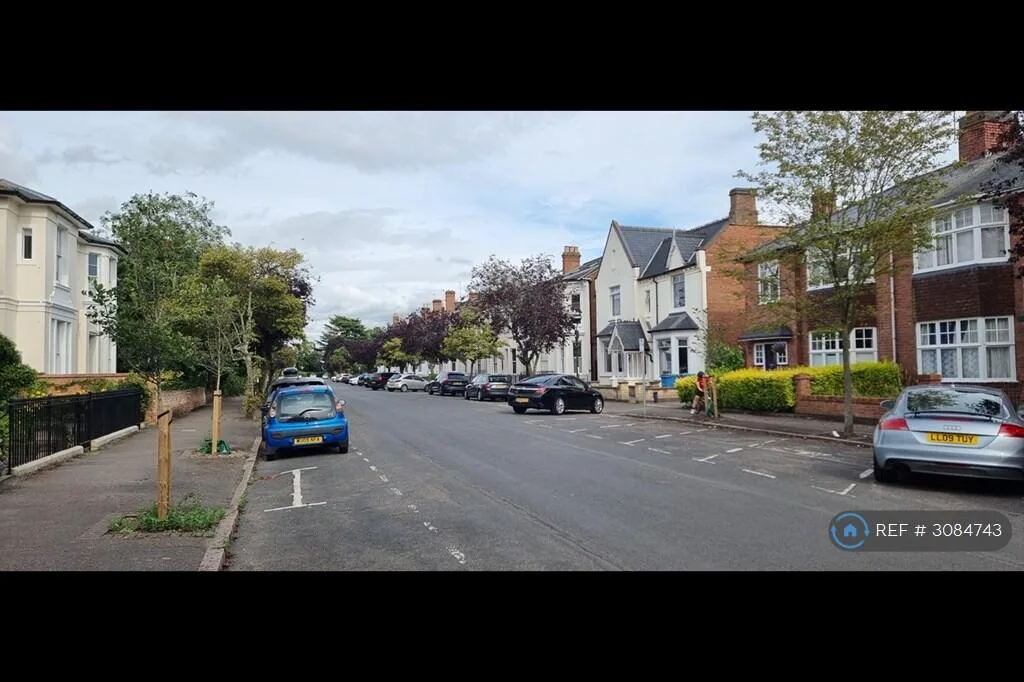 5 bedroom terraced house for rent