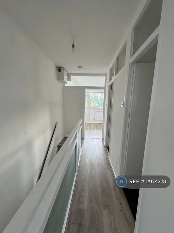 2 bedroom maisonette for rent