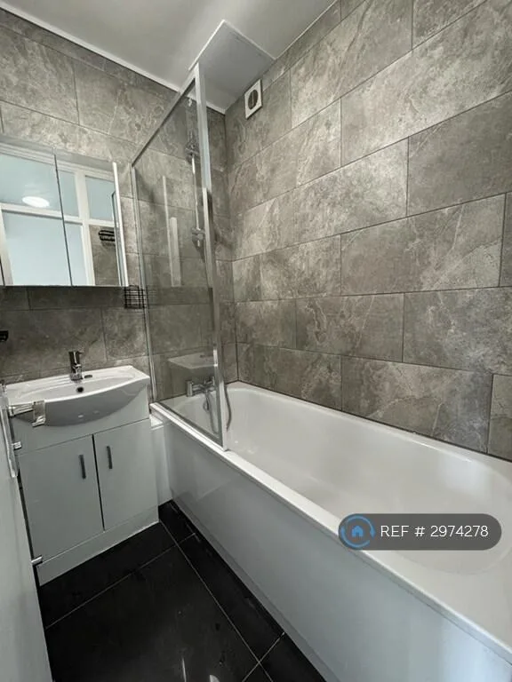 2 bedroom maisonette for rent