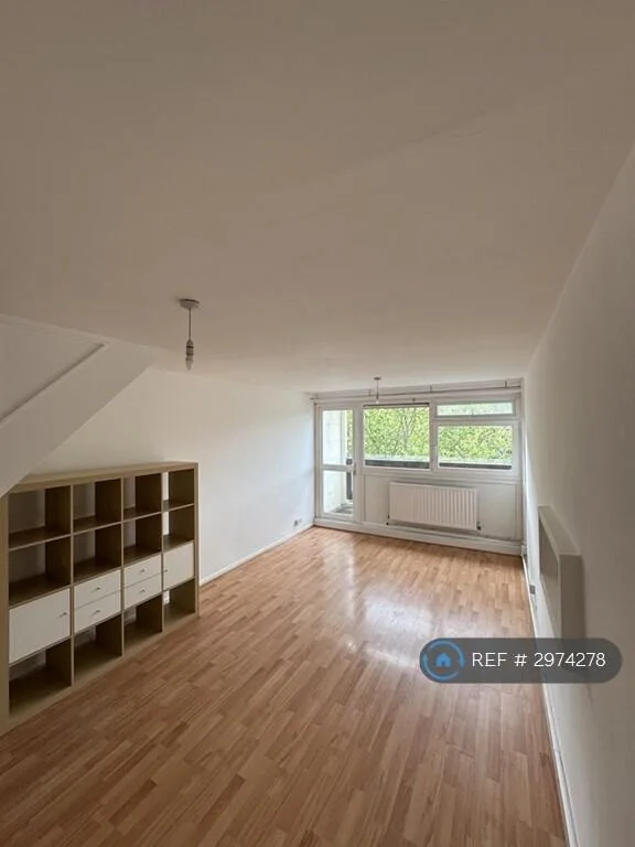 2 bedroom maisonette for rent