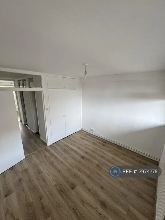 2 bedroom maisonette for rent