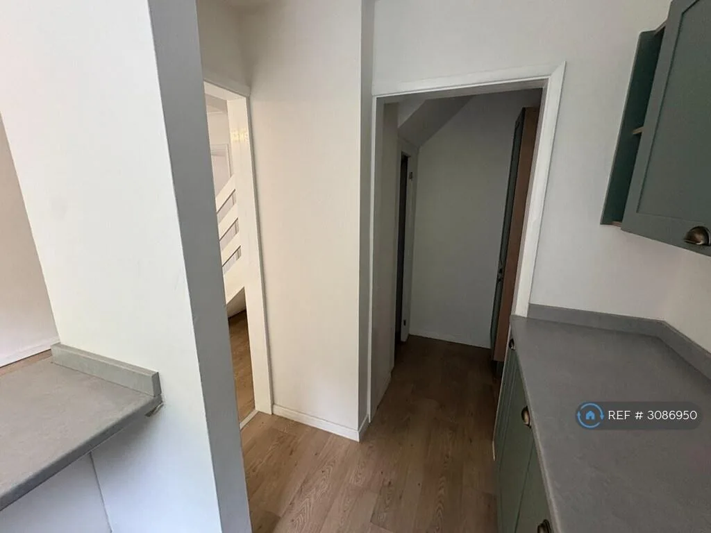 3 bedroom end of terrace house for rent