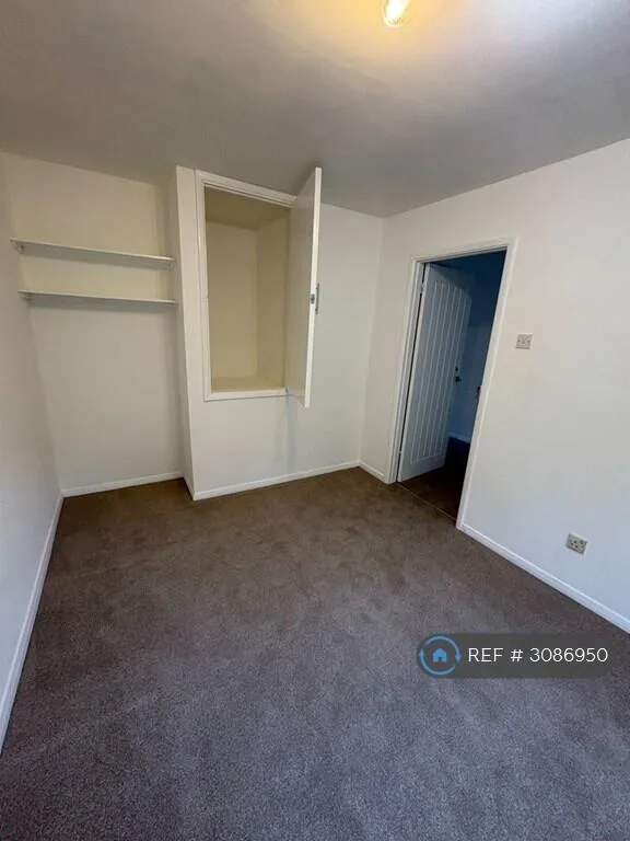 3 bedroom end of terrace house for rent