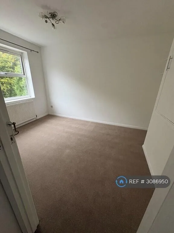 3 bedroom end of terrace house for rent