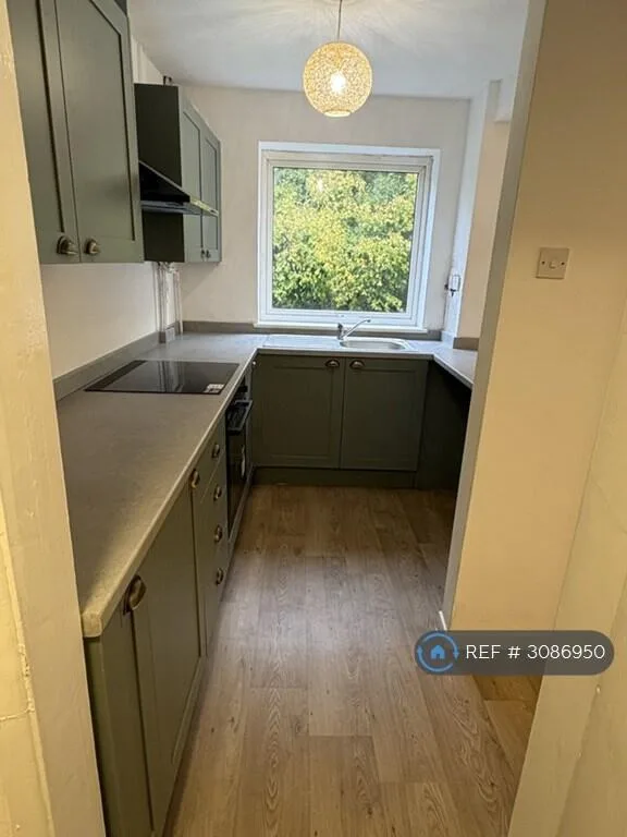 3 bedroom end of terrace house for rent
