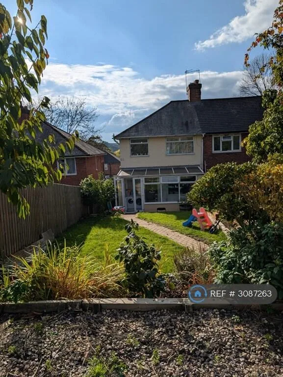 3 bedroom semi-detached house for rent