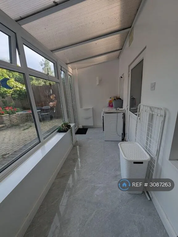 3 bedroom semi-detached house for rent