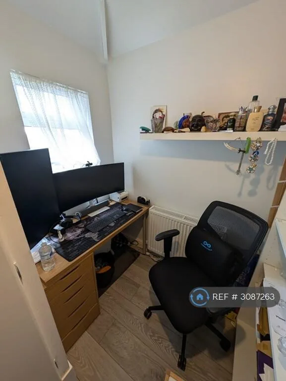3 bedroom semi-detached house for rent