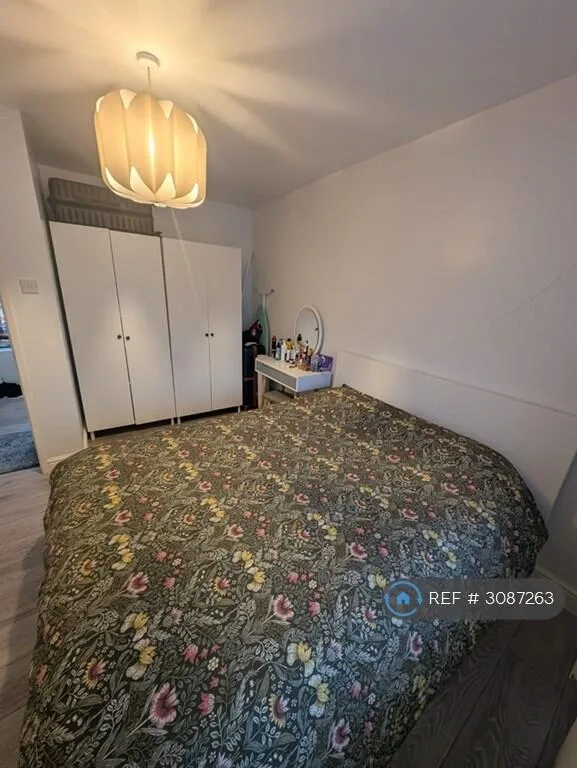 3 bedroom semi-detached house for rent