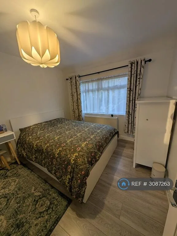 3 bedroom semi-detached house for rent