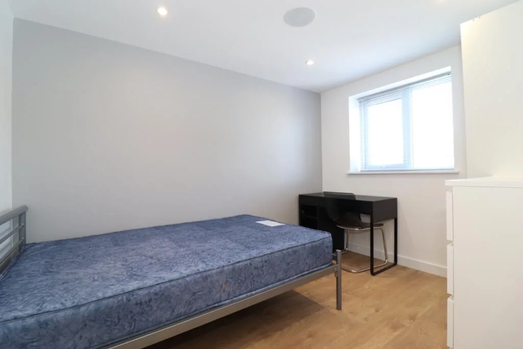 5 bedroom terraced house for rent
