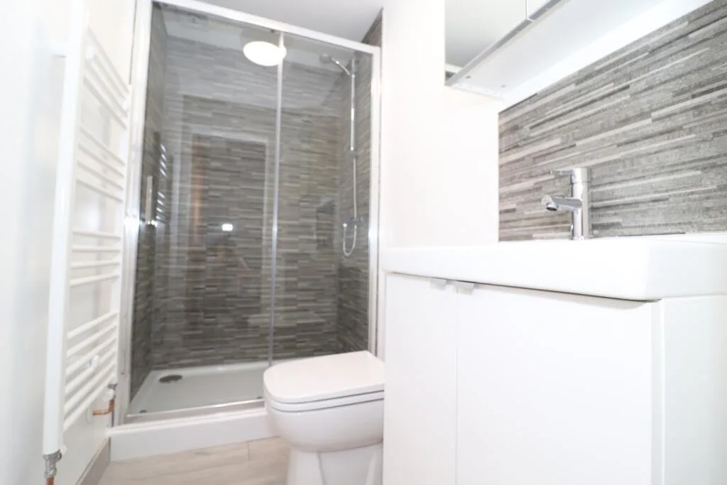 5 bedroom terraced house for rent