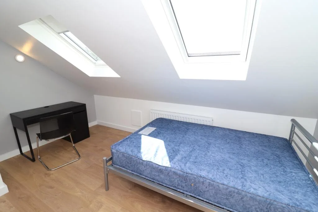 5 bedroom terraced house for rent