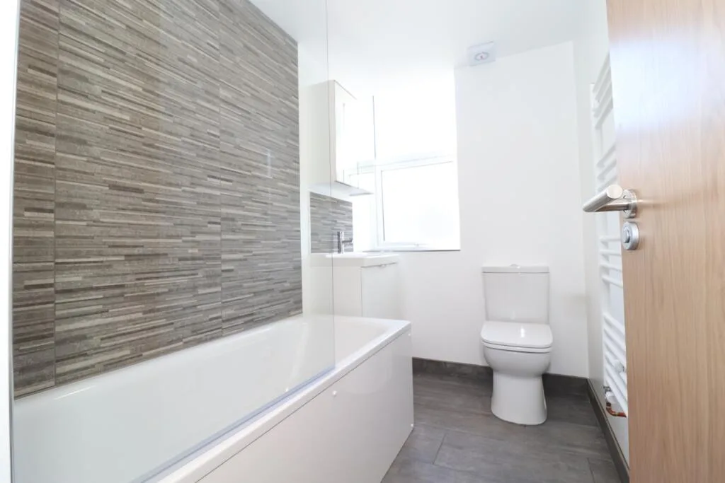 5 bedroom terraced house for rent