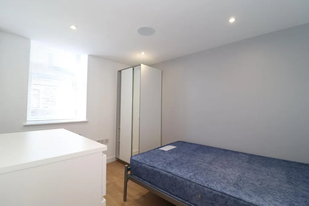 5 bedroom terraced house for rent