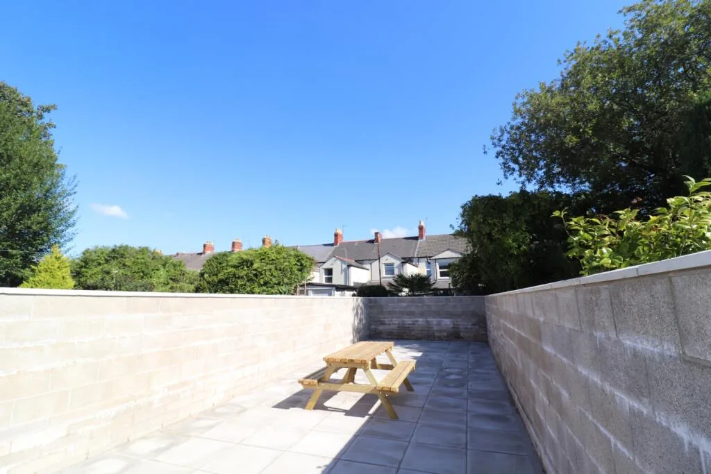 5 bedroom terraced house for rent