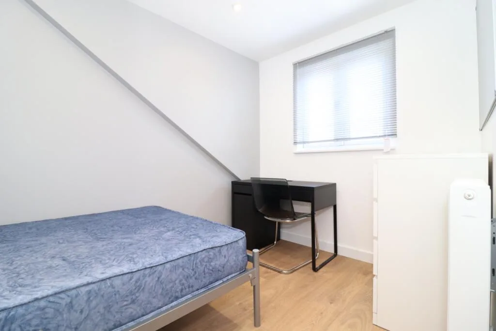 5 bedroom terraced house for rent