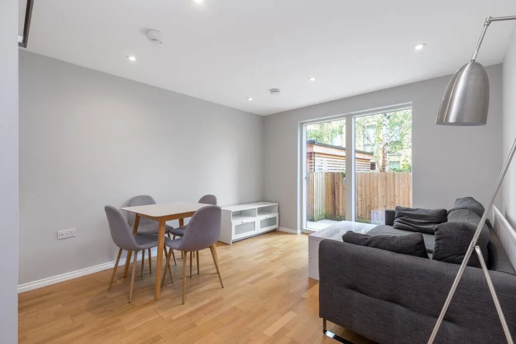 2 bedroom ground floor flat for rent