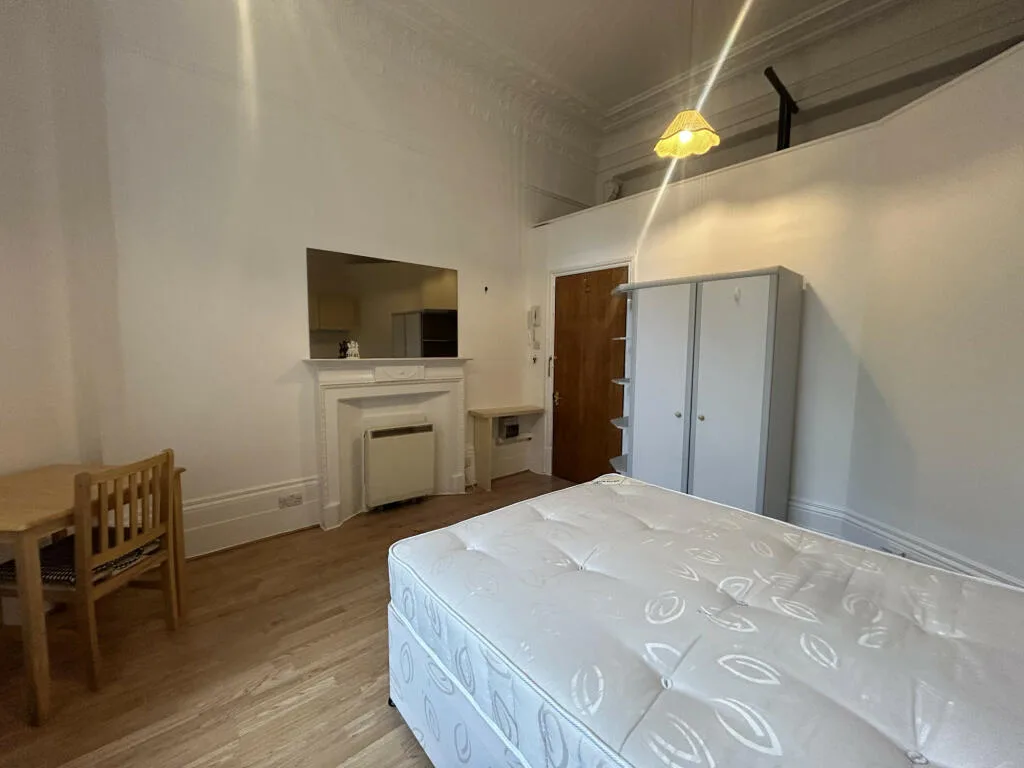 Studio flat for rent