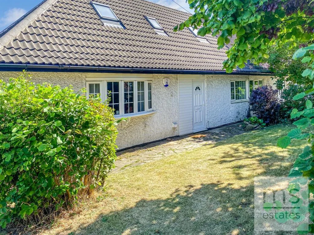 5 bedroom semi-detached house for rent